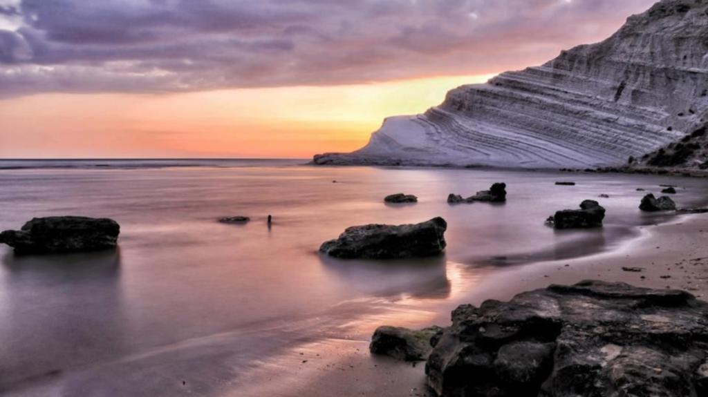 Un Tuffo Alla Scala Dei Turchi Realmonte Kültér fotó